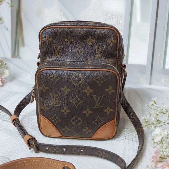 Louis Vuitton EUC ✨ Amazon Vintage 1991 Monogram Crossbody Bag - Picture 5 of 16